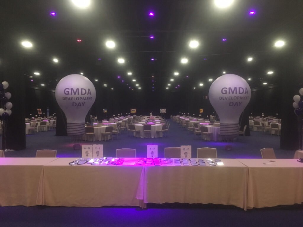 medical trade show balloons